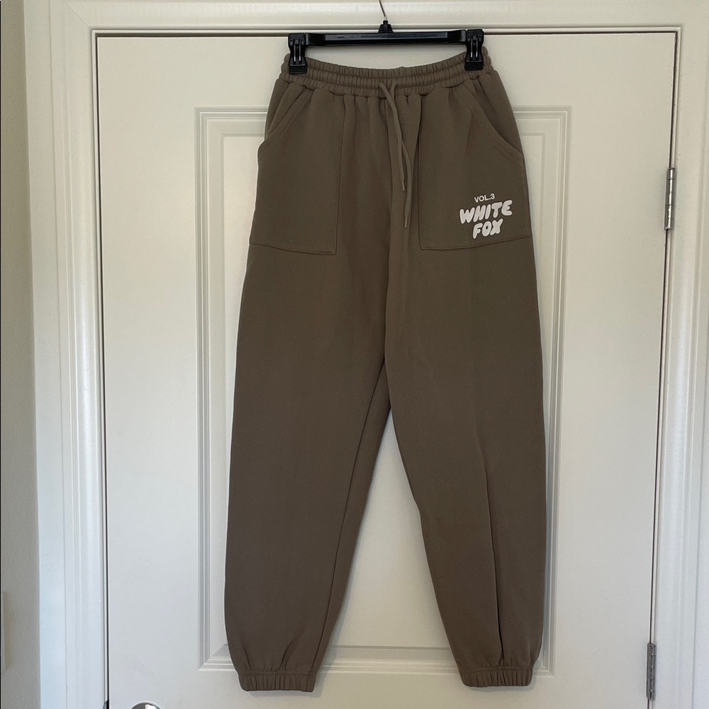 White Fox Offstage Hoodie and Sweatpants Matching Set - Vol.3 - Picture 6 of 9